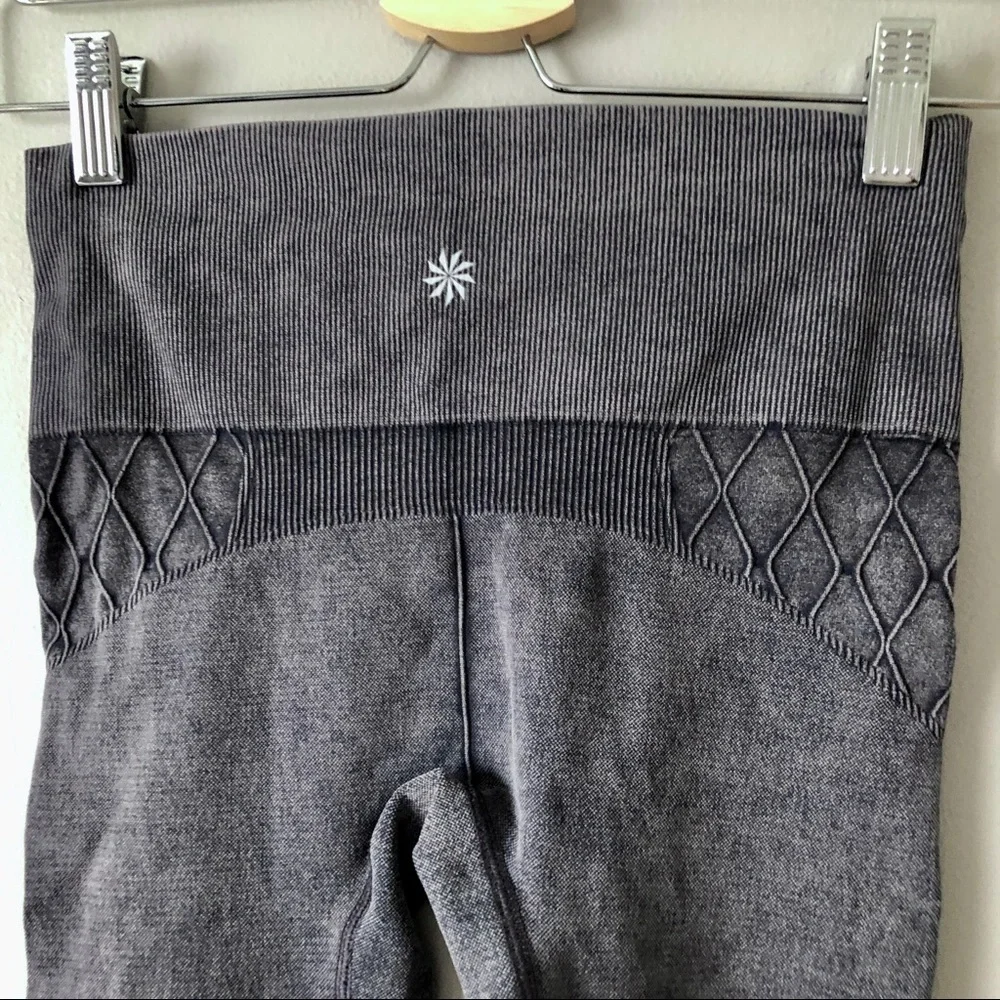Athleta Recharge cropped seamless leggings XS‎